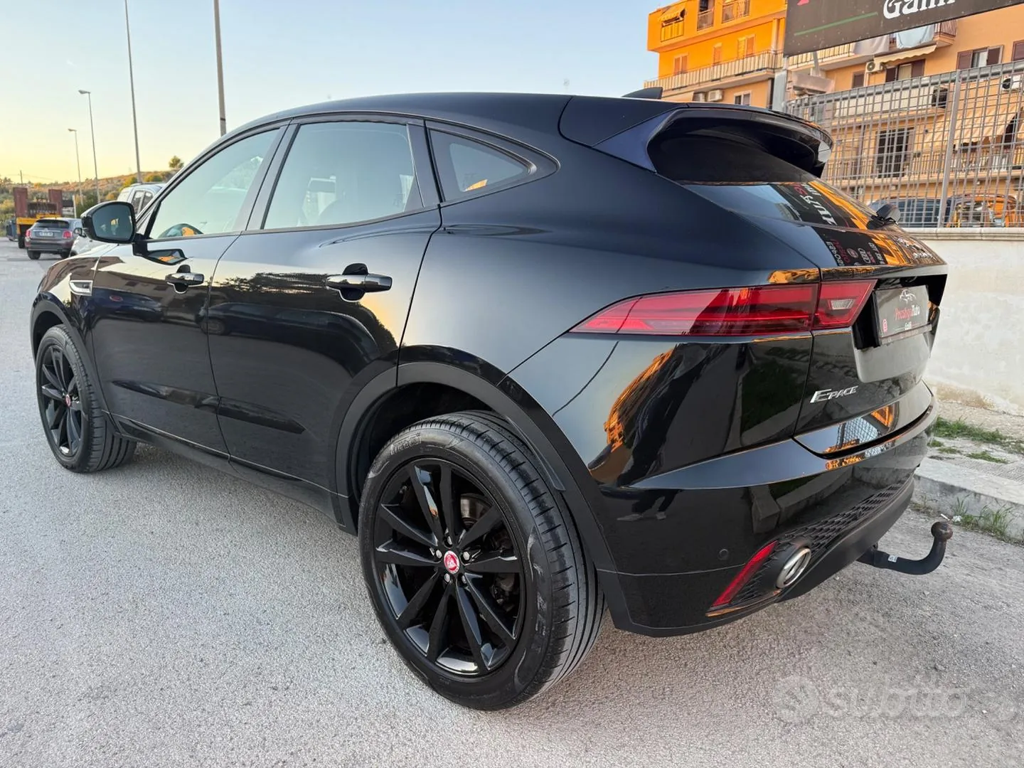 Jaguar E-Pace 2020 photo 3