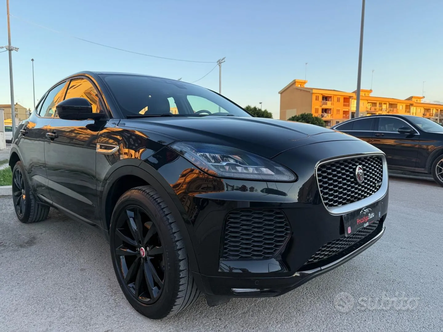 Jaguar E-Pace 2020 photo 2