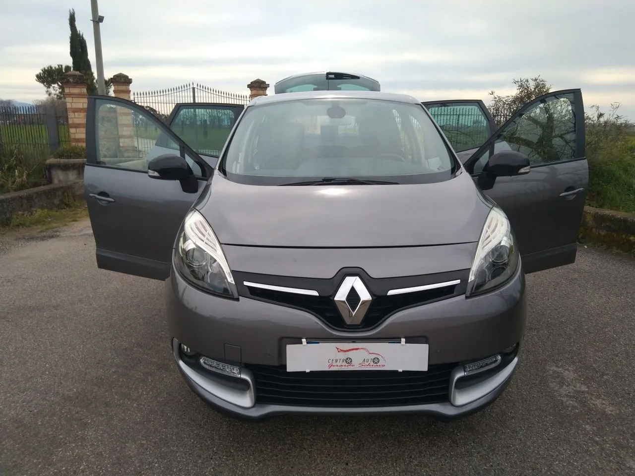 Renault Scenic 2016 photo 2