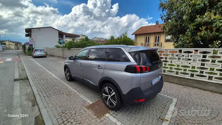 Peugeot 5008 2019 photo 3