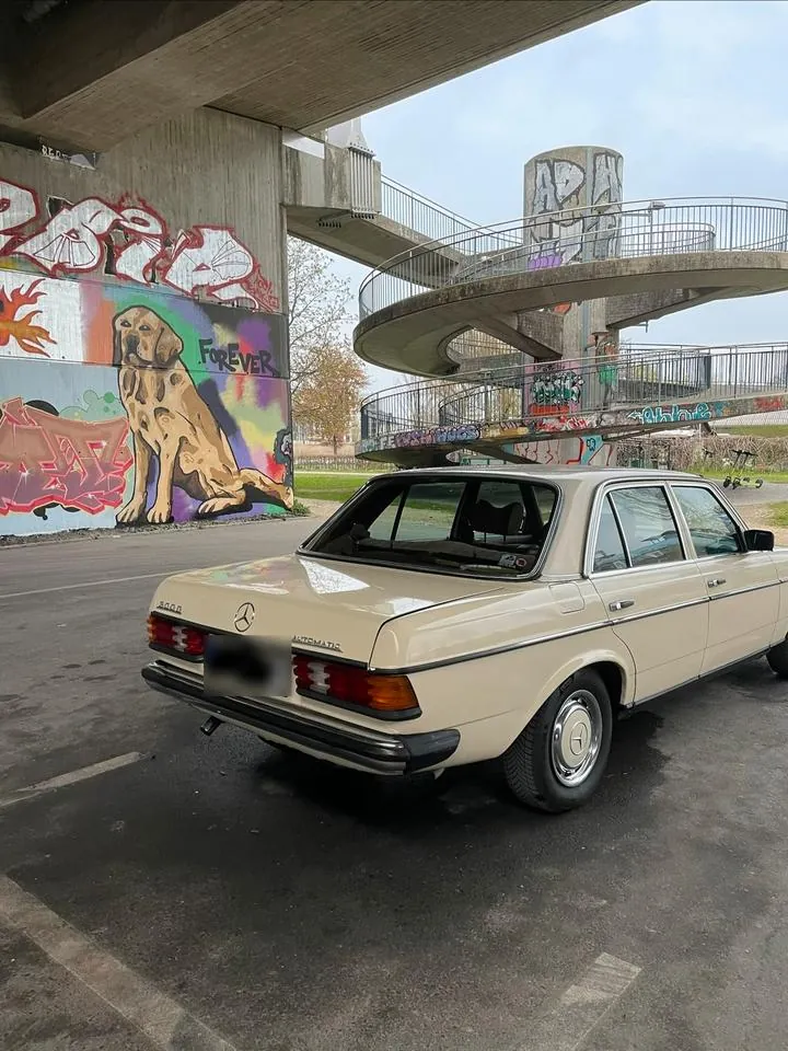 Mercedes-Benz W123