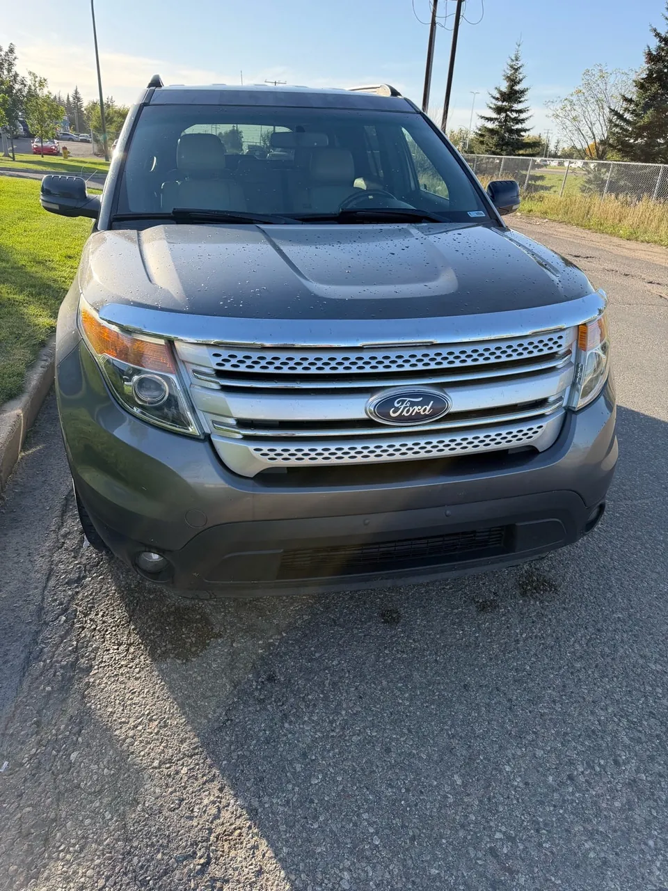 Ford Explorer 2011 photo 2