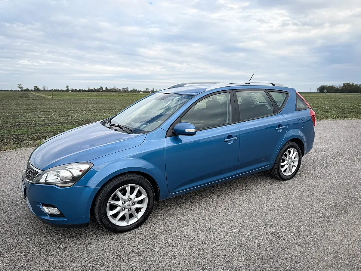 Kia Ceed 2011 photo 3