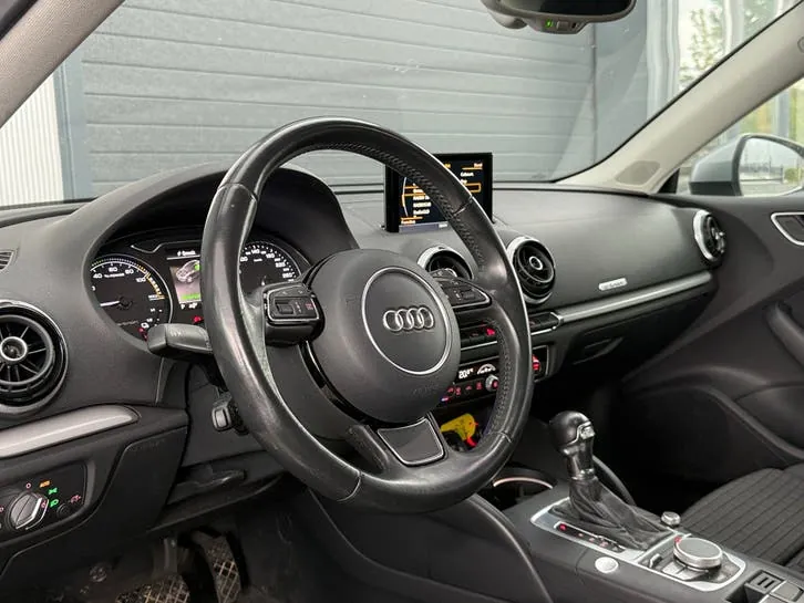 Audi A3 2015 photo 2
