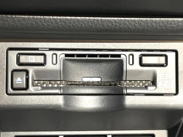 Toyota Prius Z 2023 photo 5