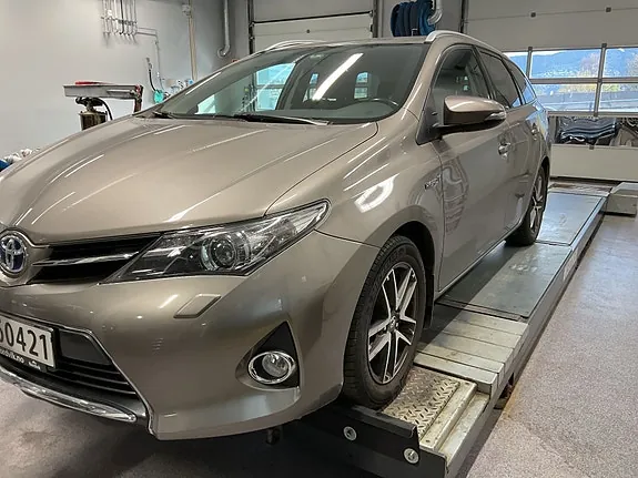 Toyota Auris 2015 photo 3