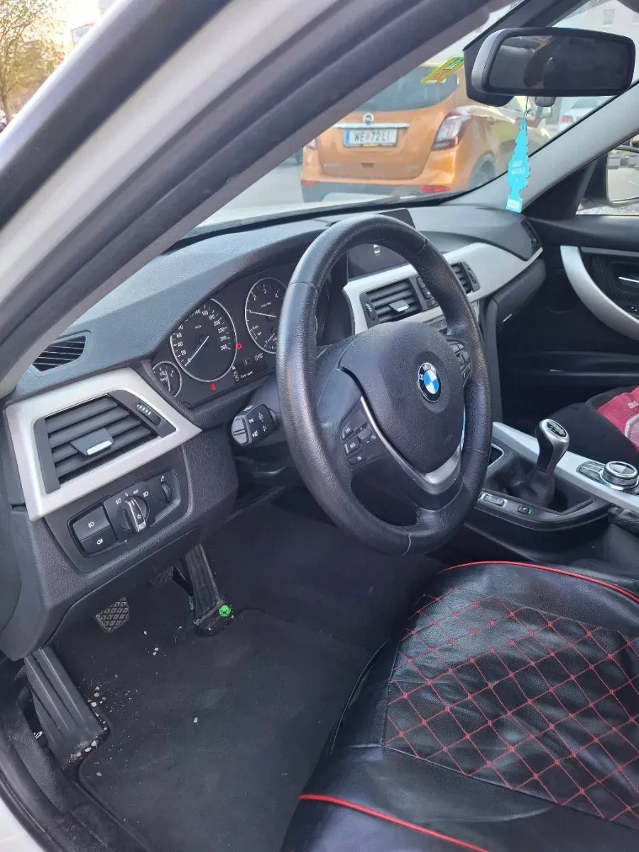 BMW 3 Series 2018 photo 2