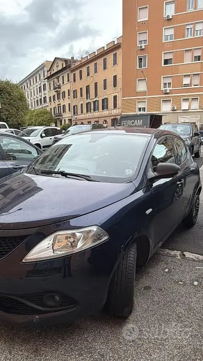 Lancia Ypsilon