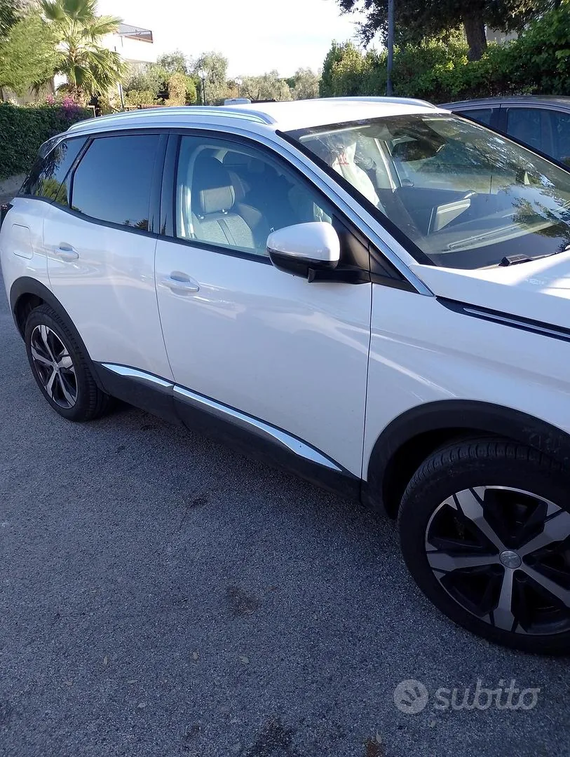 Peugeot 3008 2019 photo 2