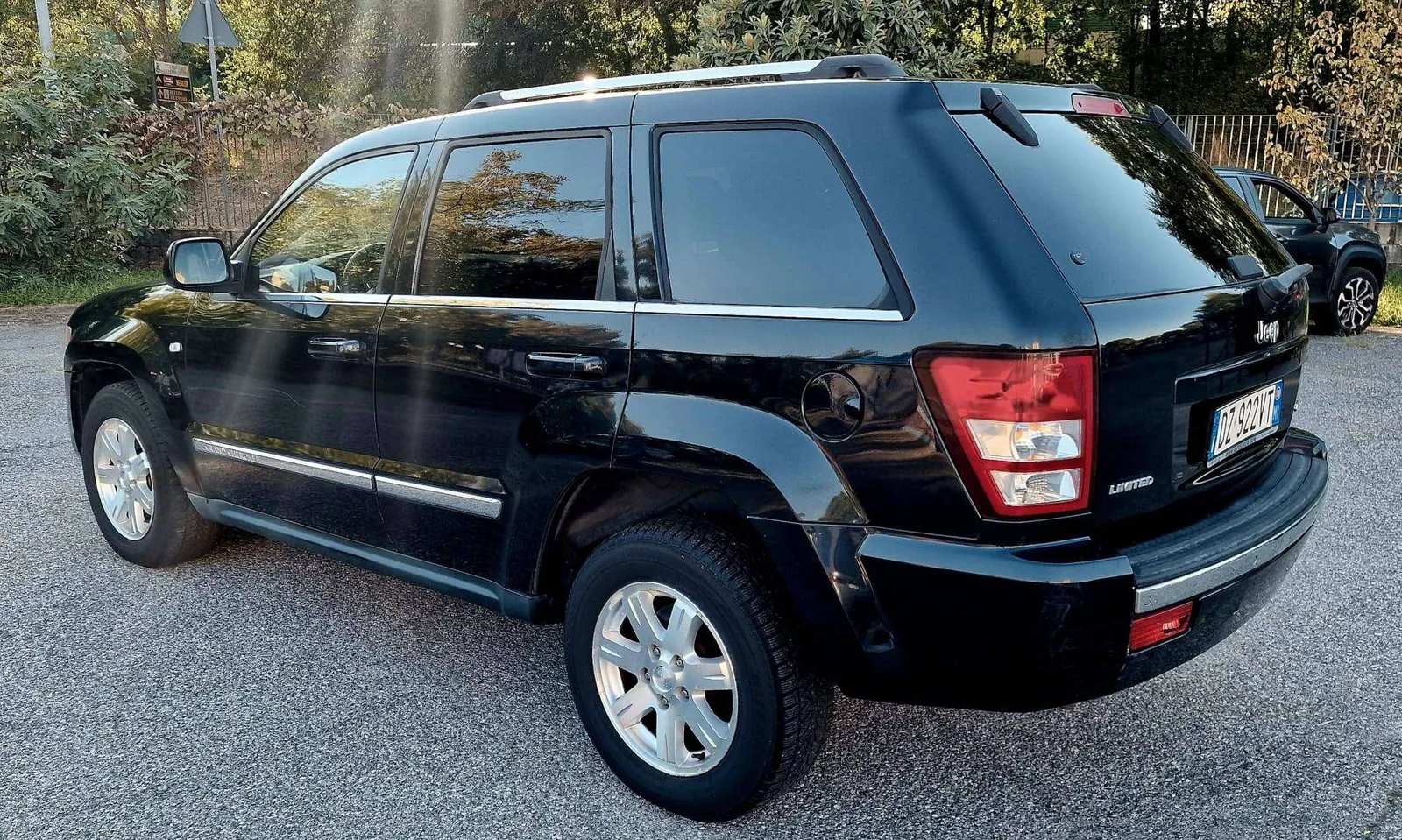 Jeep Grand Cherokee 2010 photo 4