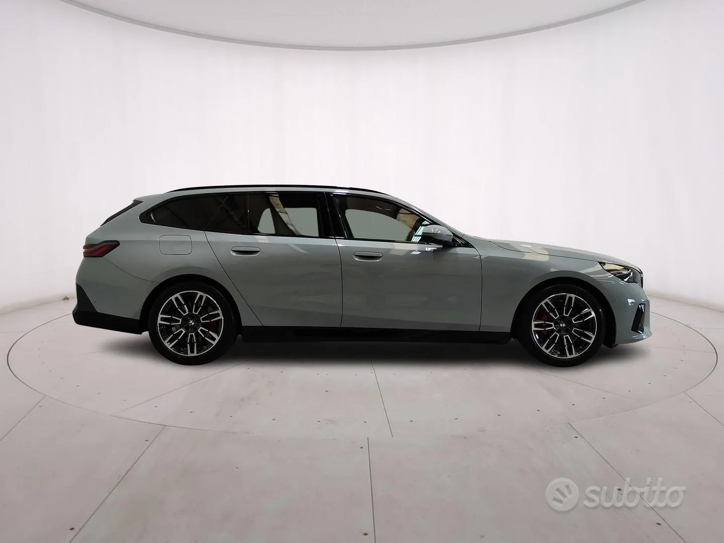 BMW 5 Series 2023 photo 4