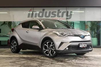 Toyota C-Hr 2019 photo 2