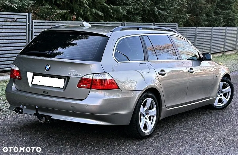 BMW 5 Series 2009 photo 2