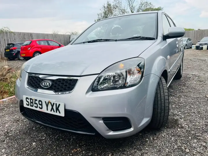 Kia Rio 2010 photo 5