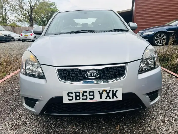 Kia Rio 2010 photo 2