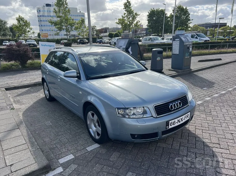 Audi A4 2004 photo 2