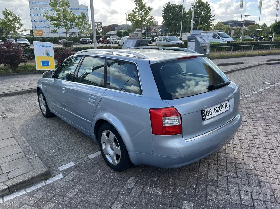 Audi A4 2004 photo 4