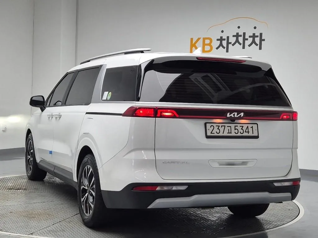 Kia Carnival 2022 photo 2