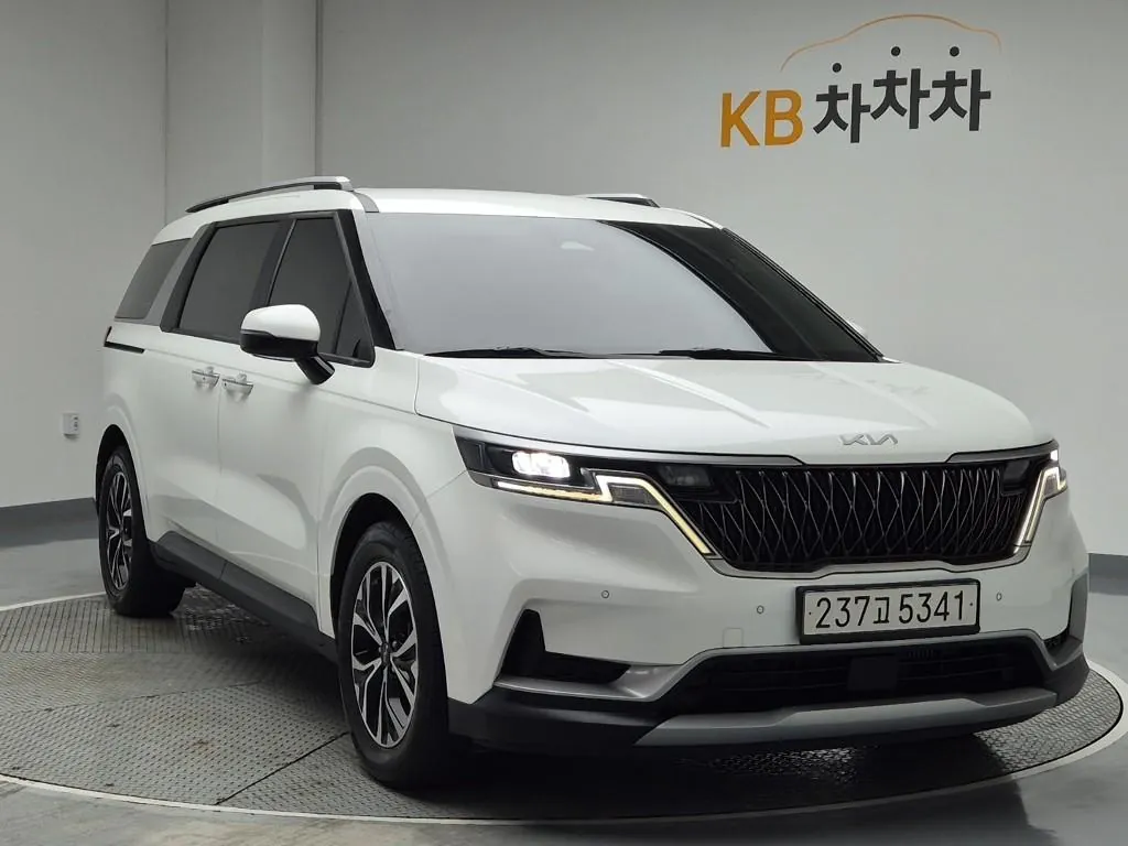 Kia Carnival 2022 photo 4