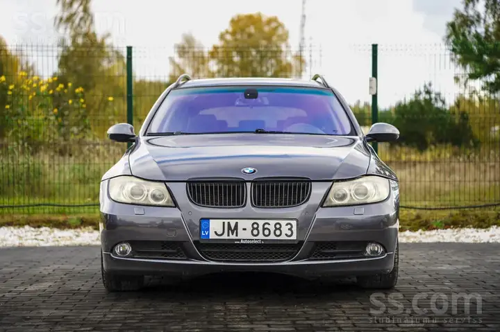 BMW 320 2005 photo 2