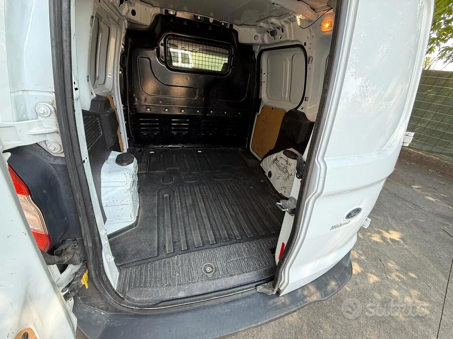 Ford Transit Courier 2018 photo 4