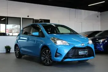 Toyota Vitz 2017 photo 2