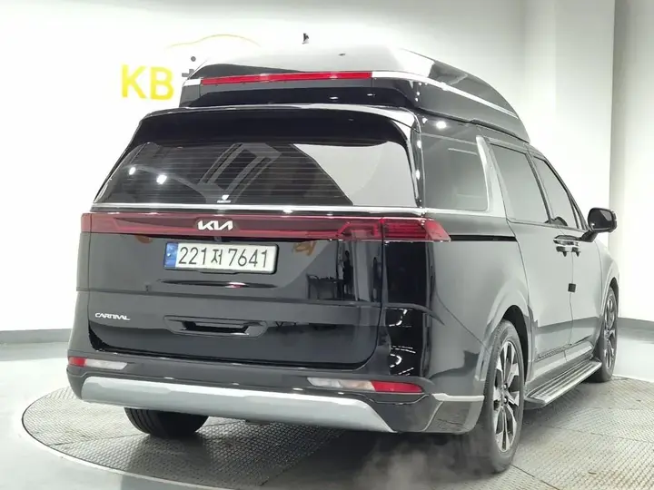Kia Carnival 2023 photo 3