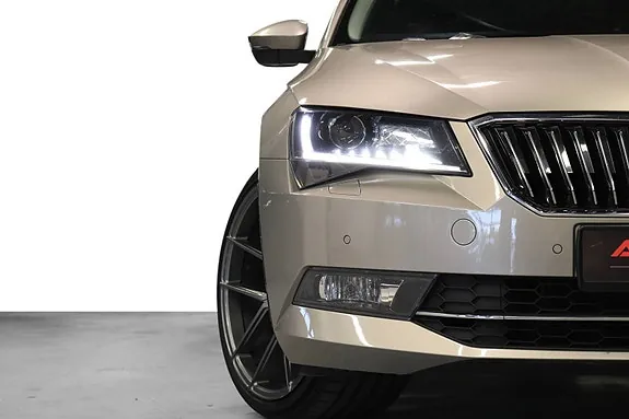 Skoda Superb 2018 photo 3