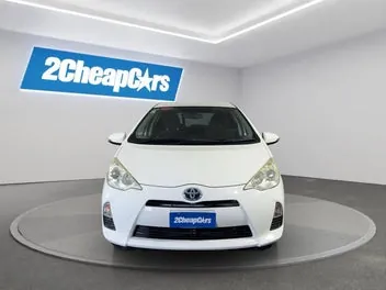 Toyota Aqua 2012 photo 3
