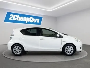 Toyota Aqua 2012 photo 5