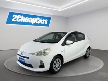 Toyota Aqua 2012 photo 2