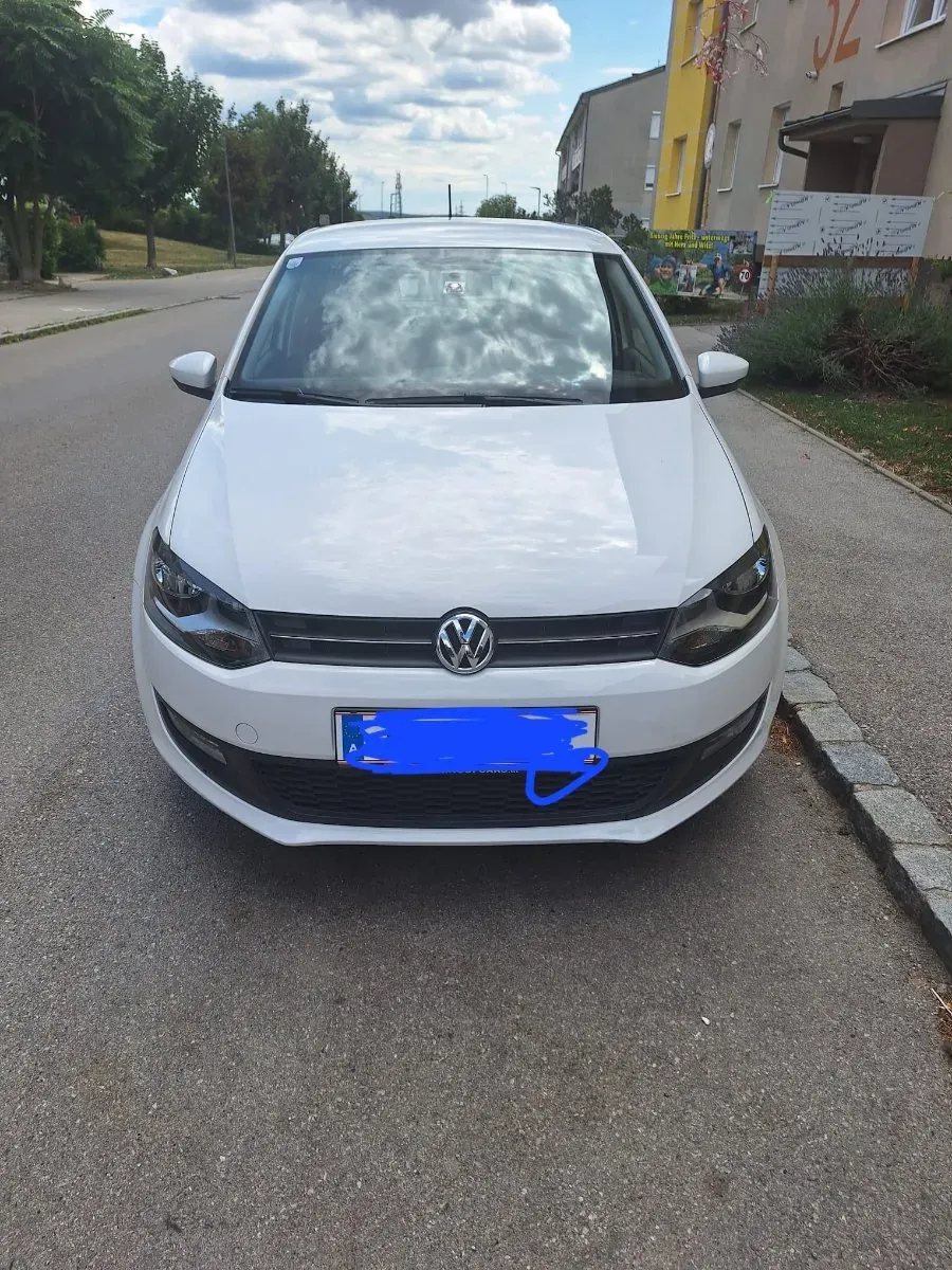 Volkswagen Polo 2011 photo 2
