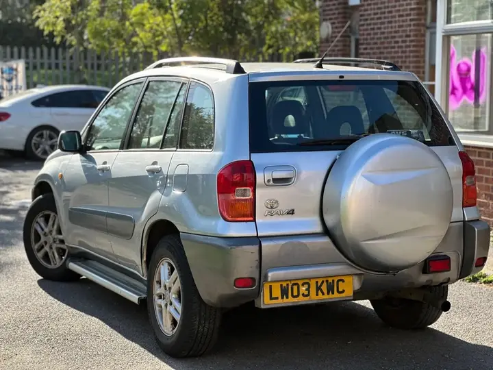 Toyota Rav4 2003 photo 2