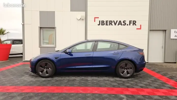Tesla Model 3 2021 photo 2