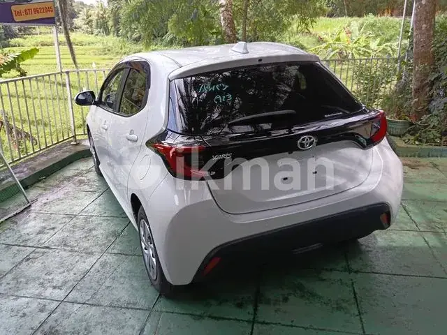 Toyota Yaris 2023 photo 2