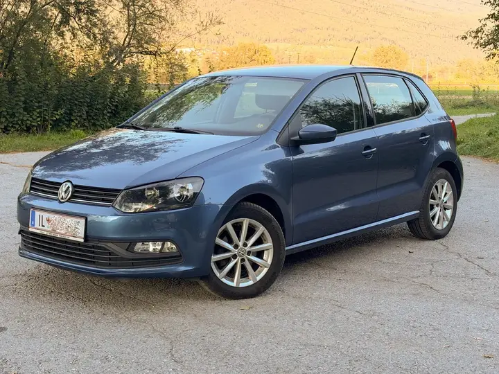 Volkswagen Polo 2015 photo 2
