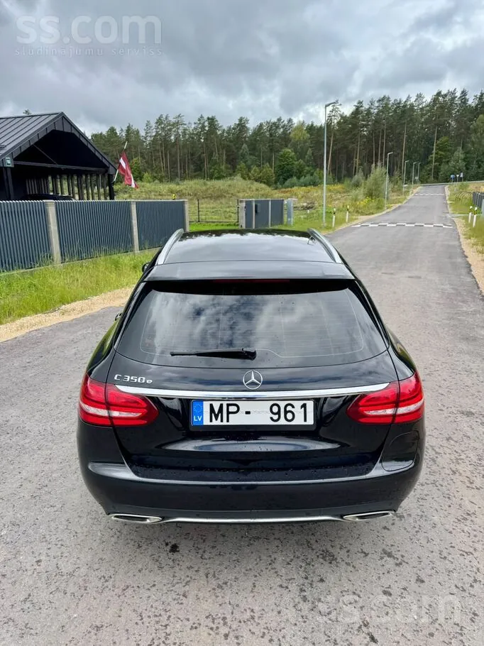 Mercedes-Benz C350 2015 photo 3