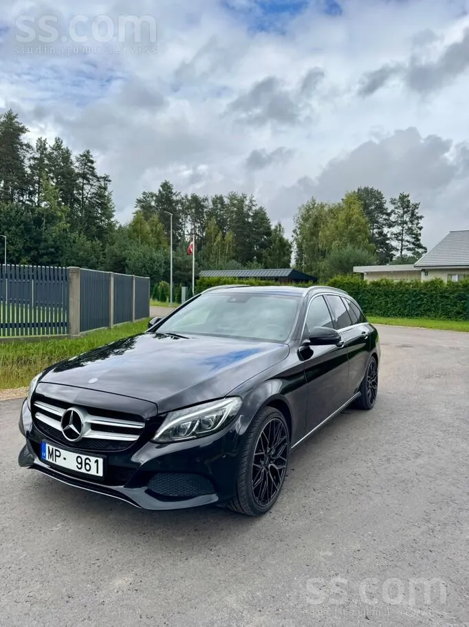Mercedes-Benz C350 2015 photo 5