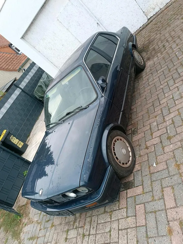 BMW E30