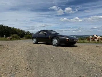 Porsche 928
