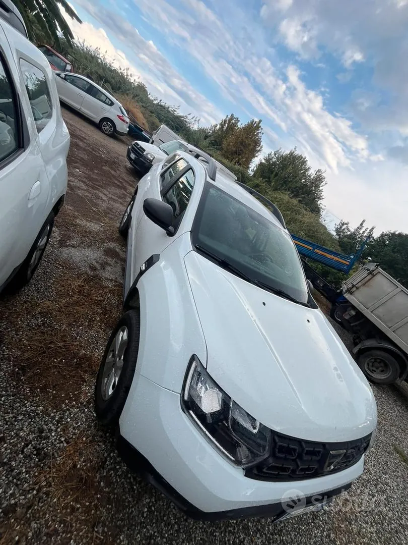 Dacia Duster 2021 photo 2