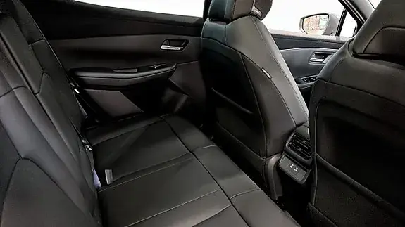 Nissan Leaf 2026 photo 5