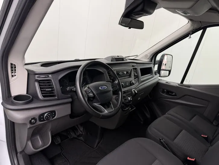 Ford Transit 2023 photo 3