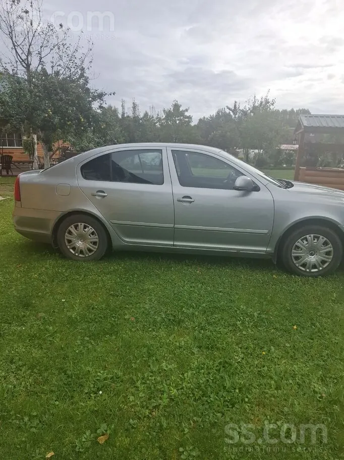 Skoda Octavia 2012 photo 2