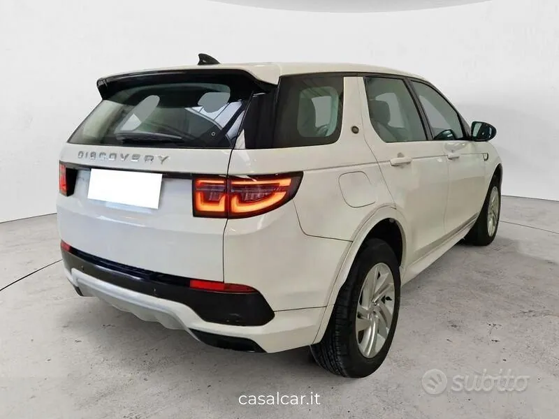 Land Rover Discovery Sport 2024 photo 3