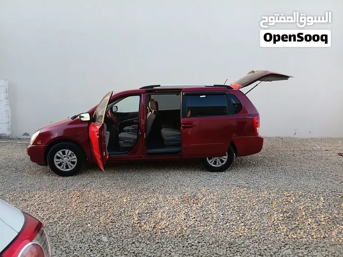 Kia Sedona 2012 photo 3