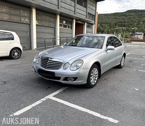 Mercedes-Benz E-Class 2007 photo 2