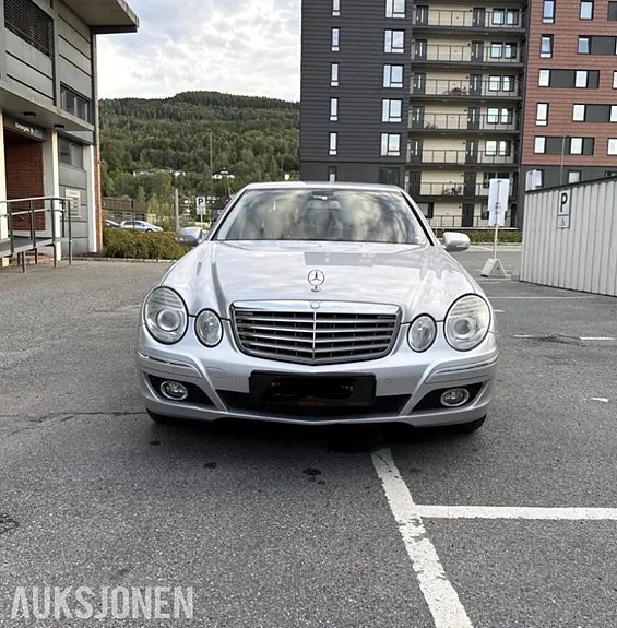 Mercedes-Benz E-Class 2007 photo 4