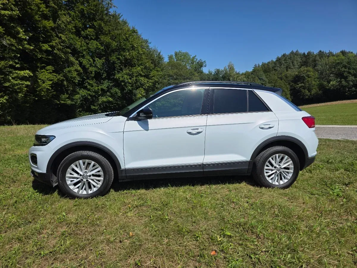 Volkswagen T-Roc 2019 photo 2