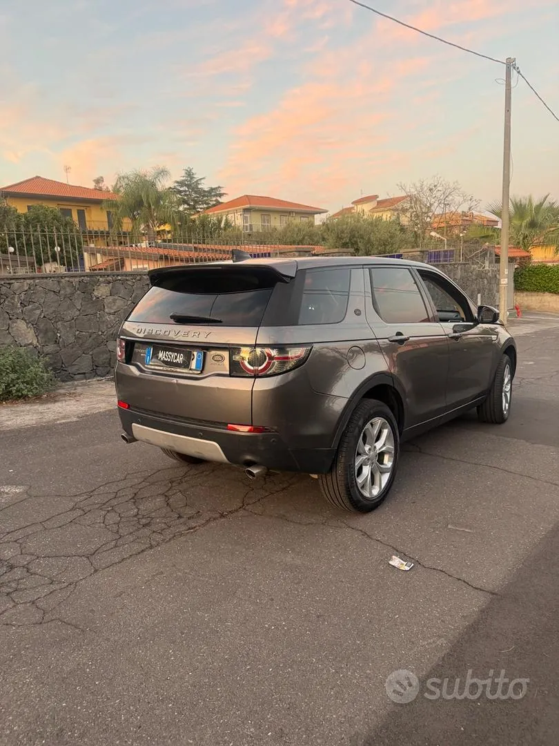 Land Rover Discovery Sport 2017 photo 3